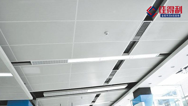 關(guān)于單雙曲面鋁單板幕墻曲面度質(zhì)量現(xiàn)場(chǎng)控制措施