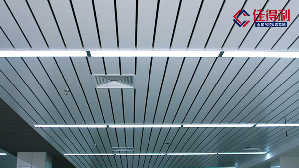 鋁條扣板吊頂天花如何裝窗簾盒