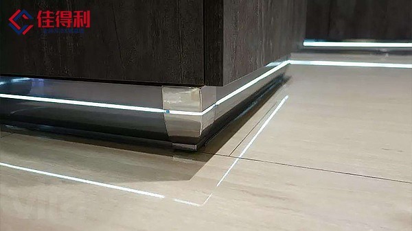 辦公室LED發(fā)光踢腳線